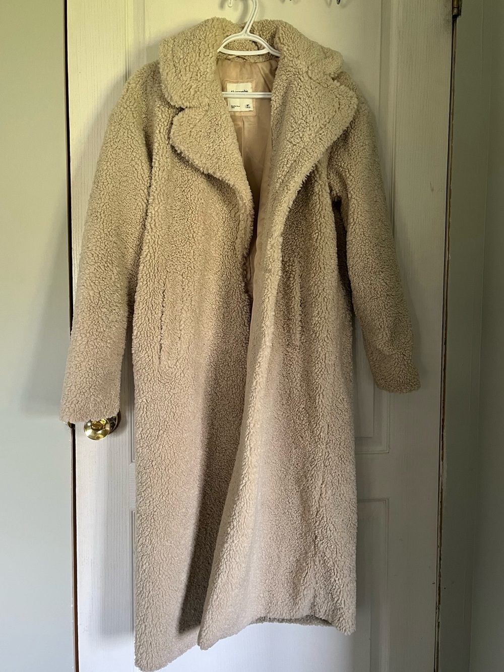 Abercrombie & Fitch Cream Long Teddy Coat more accurate colour in 4 & 5 pic